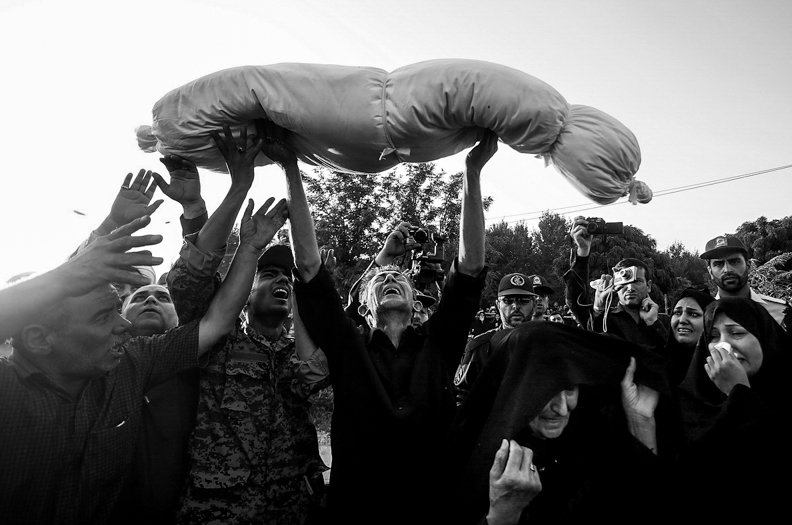 نتیجه تصویری برای حضور زنان در جنگ ایران و عراق+عکس