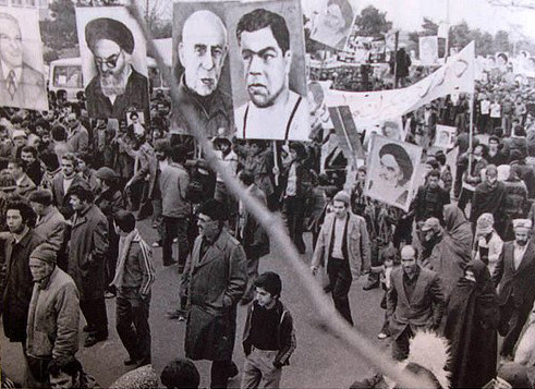 شاه حسینی در گفت‌وگو با تاریخ ایرانی: پلاکاردهای چپ‌ها را در ماشین رفیق دوست می‌انداختیم