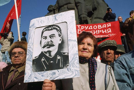 انتقاد نخست‌وزیر روسیه از جنایات استالین