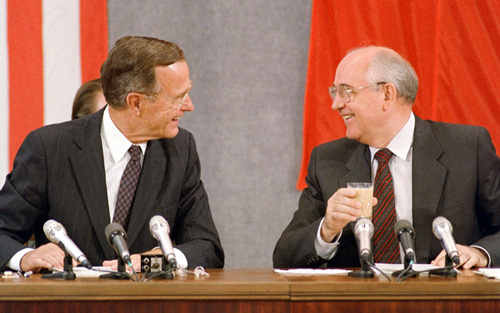 انتشار مکالمه بوش و گورباچف درباره برنامه خلع سلاح اتمی