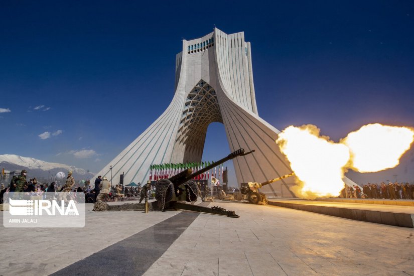 بیخ گوش برج تاریخی آزادی/ بعد از ۸۰ سال در تهران توپ دَر کردند