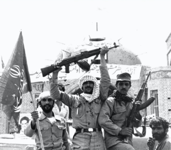 آلبوم تصویری آزادی خرمشهر؛ از عملیات بیت‌المقدس تا جشن پیروزی در مسجد جامع