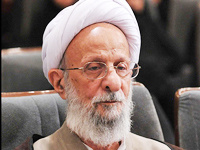 مصباح یزدی: درباره مبارزات من از هاشمی سؤال کنید