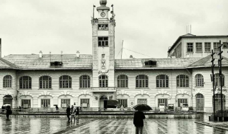 گفتوگو با یک رشتپژوه: میخواستند ساختمان شهرداری را بفروشند